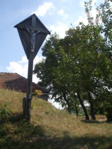 Épített értékeink Gyuricza Kereszt 20131027 225x300